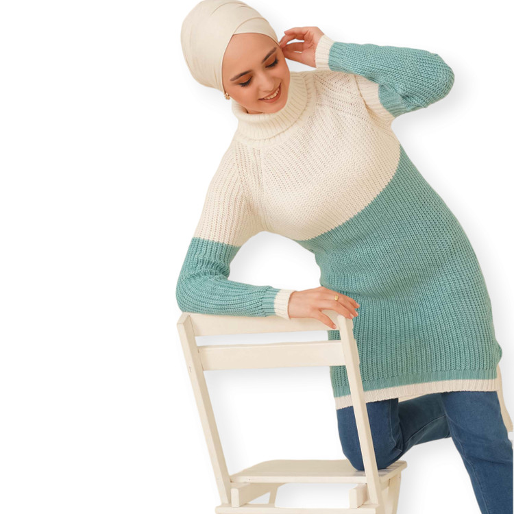 بلوز بافت یقه اسکی دو رنگ زنانه با ترکیب سفید و سبز دریایی