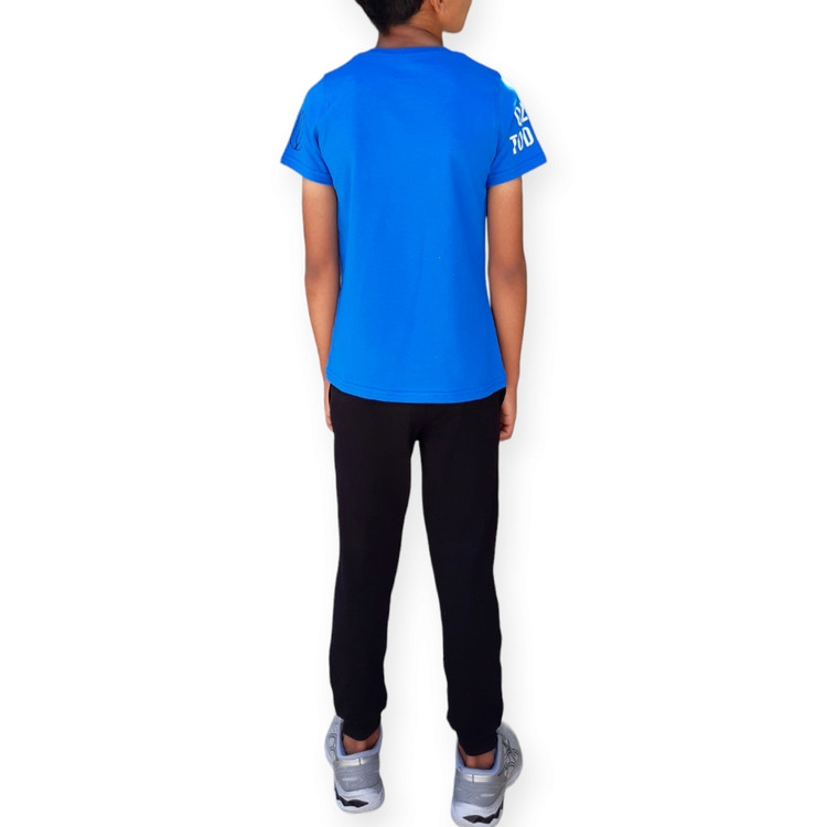 تیشرت آبی با شلوار مشکی بچگانه مناسب تابستان