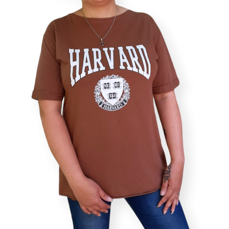 جزئیات چاپ هاروارد روی تیشرت زنانه ترک E.M.R