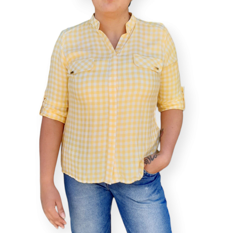 شومیز ترک لیمویی زنانه چهارخانه – نمای روبرو با تنخور راحت