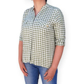 شومیز زنانه چهارخانه سبز برند Destra – نمای کامل روی مانکن