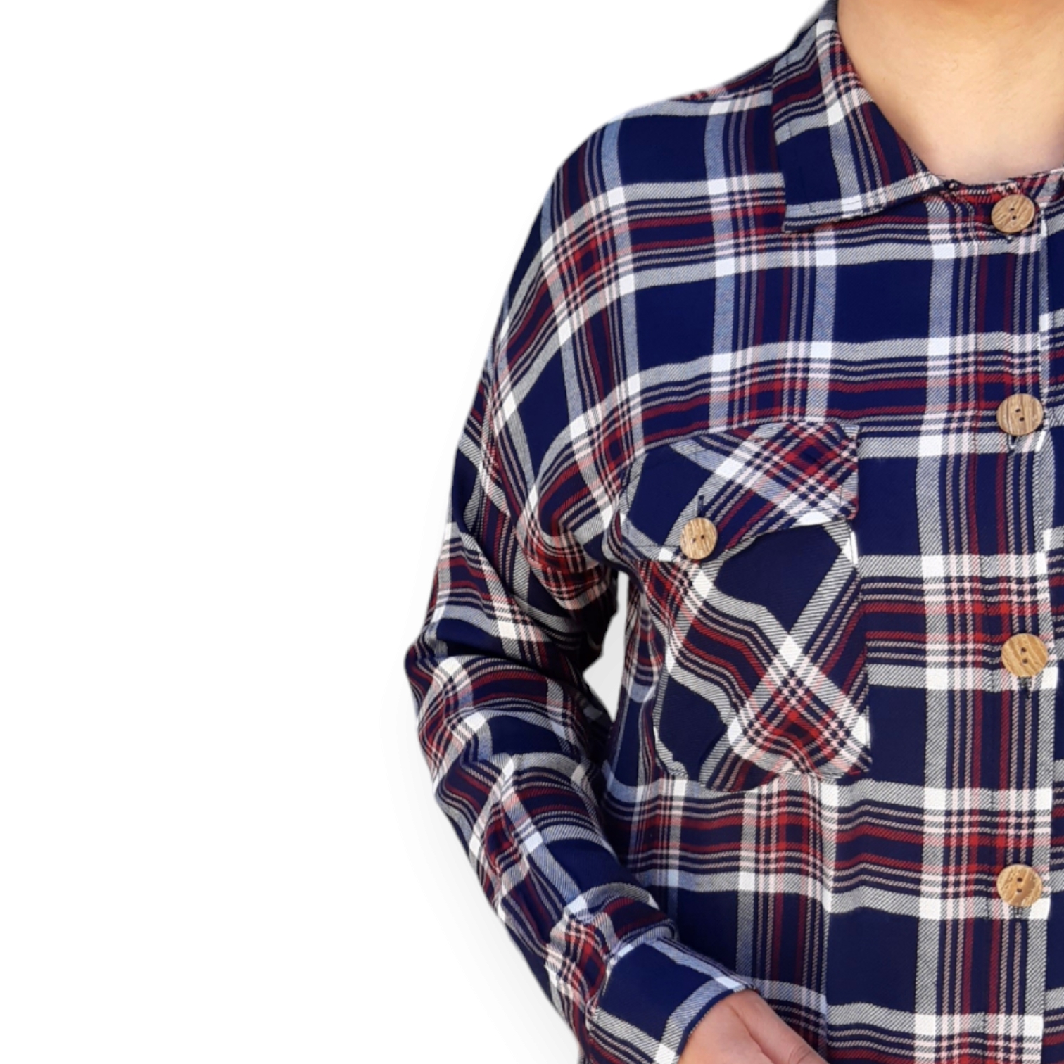 شومیز پنبهای چهارخانه زنانه – نمای نزدیک لباس روی مانکن