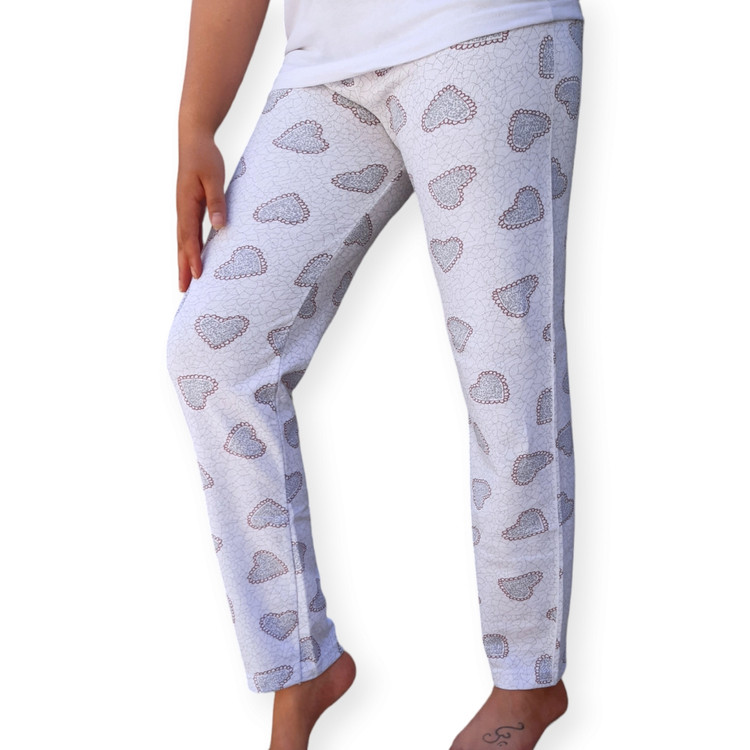 شلوار راحتی زنانه سفید با طرح قلب بنفش