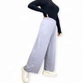 شلوار زنانه بگ ابروبادی رنگ طوسی روشن در استایل روزمره