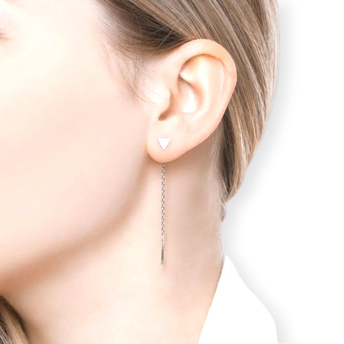 گوشواره خاص آویزدار با طراحی مدرن