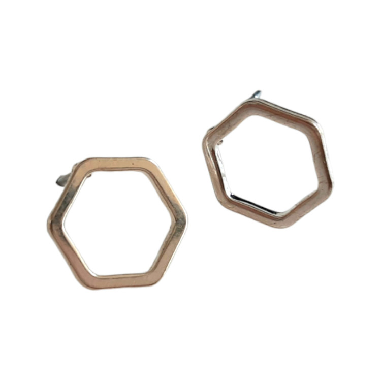 گوشواره استیل فانتزی و مینیمال – شیک، سبک و مناسب روزمره