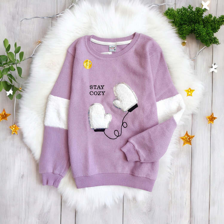 لباس گرم و شیک دخترانه رنگ یاسی مناسب پاییز و زمستان با طرح دستکش فانتزی