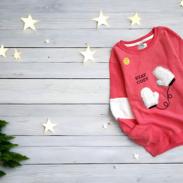 دورس دخترانه رنگ قرمز روشن با طراحی کودکانه و جزئیات بامزه مناسب فصول سرد