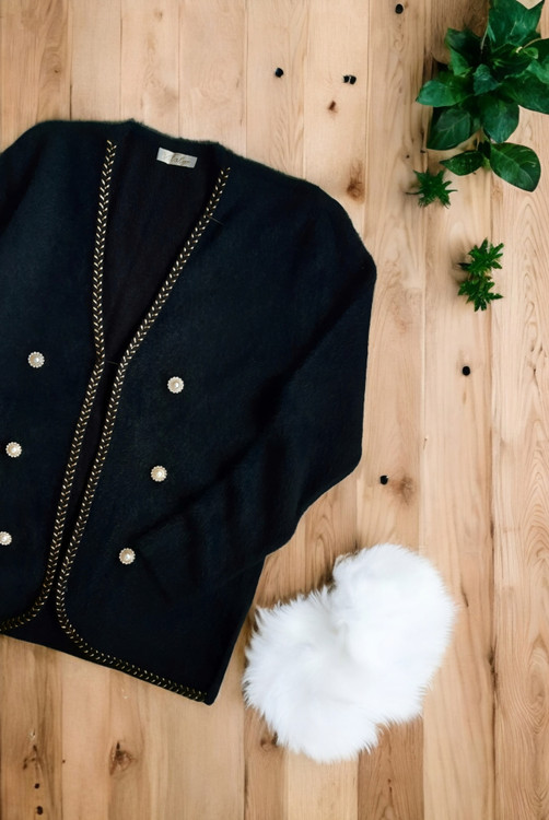 کت مشکی زنانه سبک و گرم برای فصلهای سرد