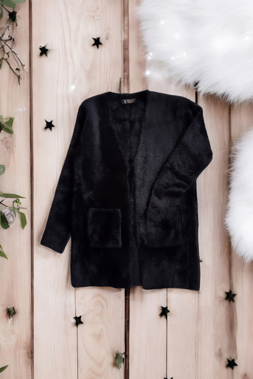 نمای نزدیک بافت خز نرم کت زنانه Moda Roni