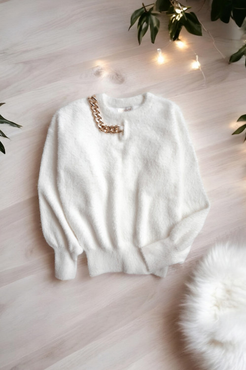 نمای نزدیک بافت پینترسی زنانه سفید با خز نرم و لطیف