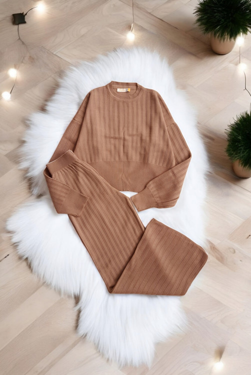 بلوز و شلوار بافت رنگ خاکی مناسب پاییز و زمستان – برند Sefer Life