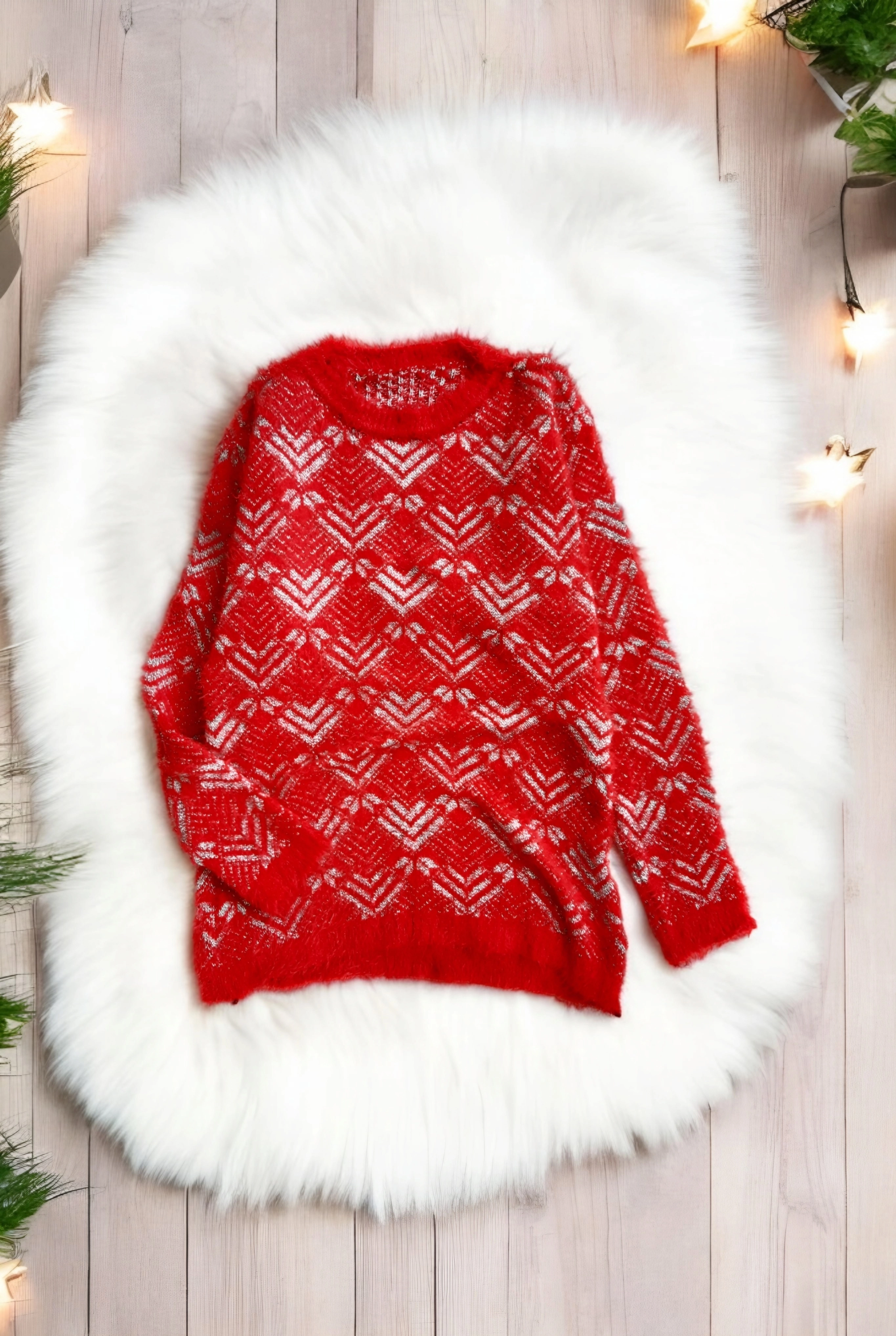 بافت زنانه قرمز خزدار با فرم آزاد و رنگ شاد مناسب فصل زمستان