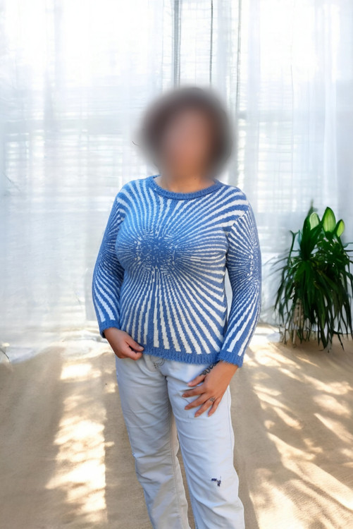 بلوز زنانه فری سایز آبی رنگ با طراحی شیک و گرم