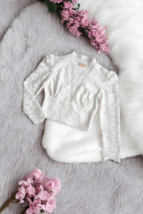 شومیز کراپ سفید گیپور زنانه – مناسب مجالس و مهمانیها