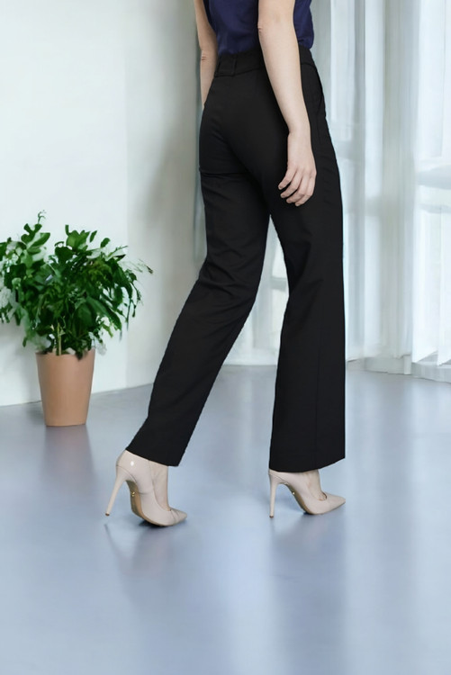 نمای پشت شلوار مشکی زنانه راسته مناسب مجالس و مهمانی