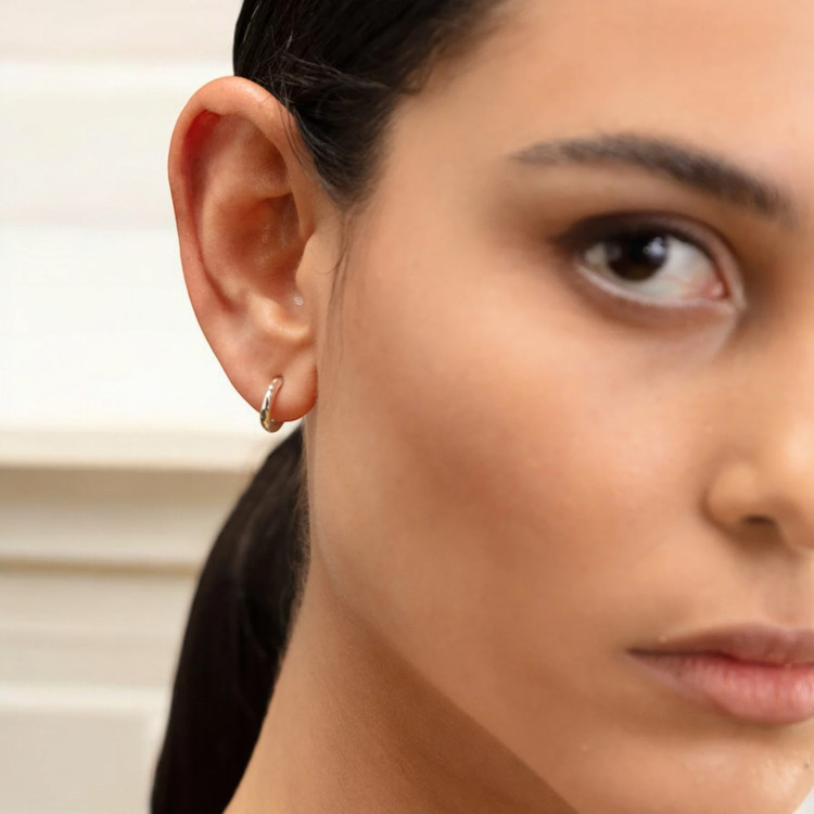 گوشواره زنانه حلقهای نقرهای سبک و راحت