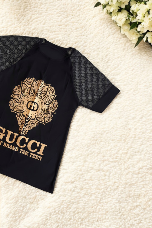 آستین گیپور دار تیشرت زنانه مشکی طرح گوچی نمای نزدیک