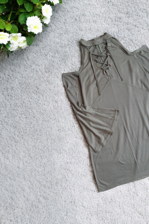 بلوز زنانه رنگ سبز تیره سبک و لطیف