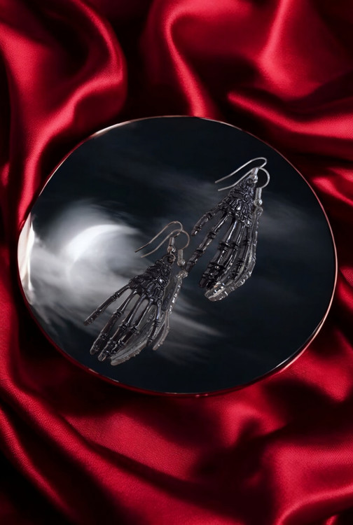 گوشواره هالووینی مشکی طرح اسکلت دست زنانه