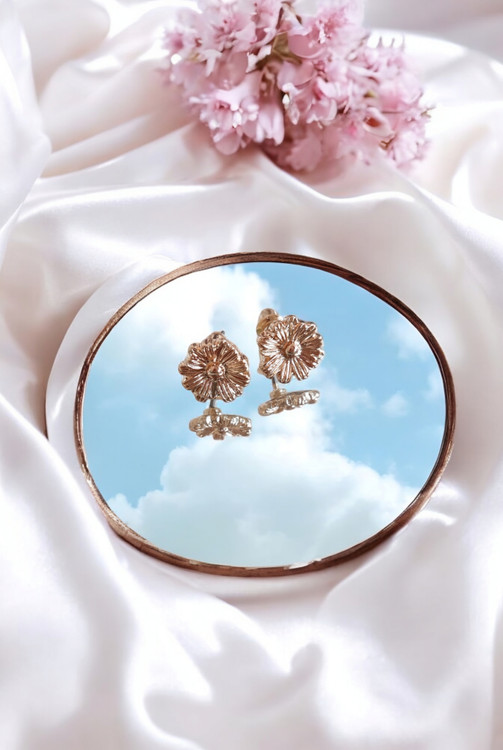 گوشواره استیل طرح گل ساده فانتزی رنگ طلایی