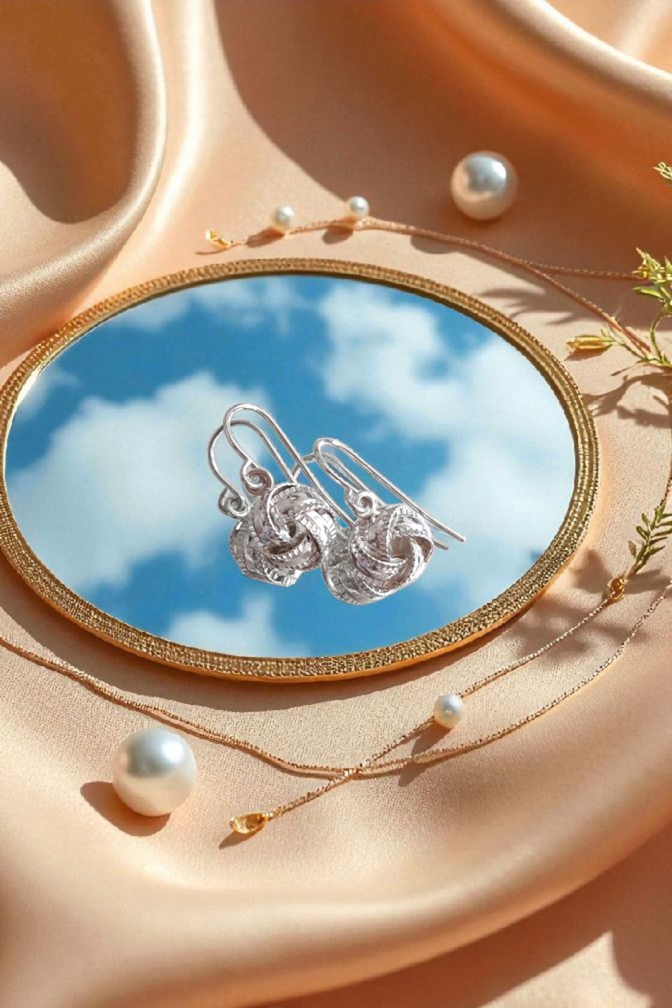 گوشواره نقره‌ای طرح گل شیک و مینیمال