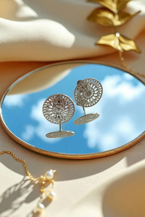 گوشواره استیل زنانه میخی نقره ای طرح ماندلا